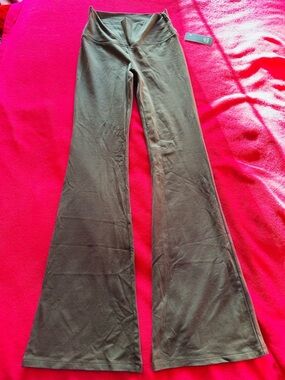 Wild Fable Women’s Olive Khaki Green High-Rise Leggings